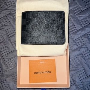Men’s Louis Vuitton wallet